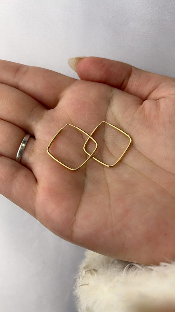 گوشواره مربع